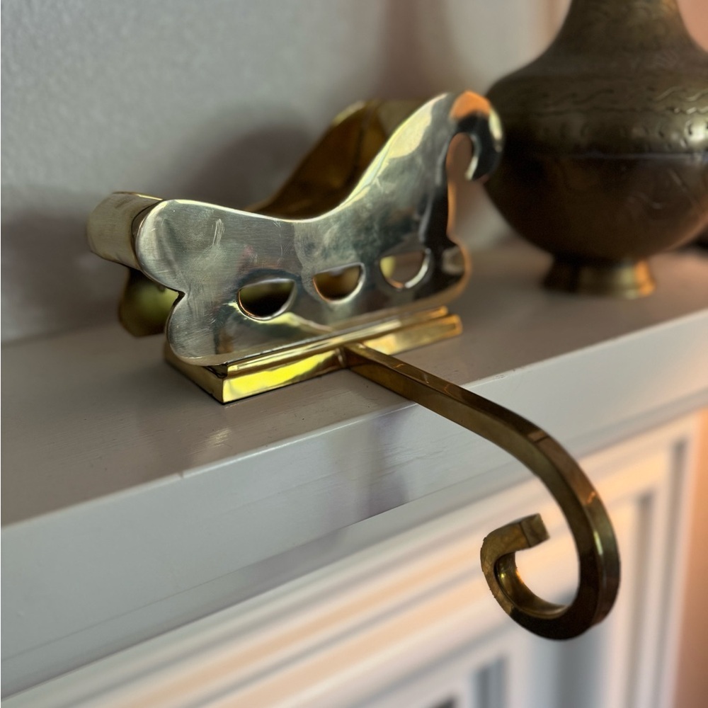 Vintage Elegant Gold Sleigh Stocking‎ Holder